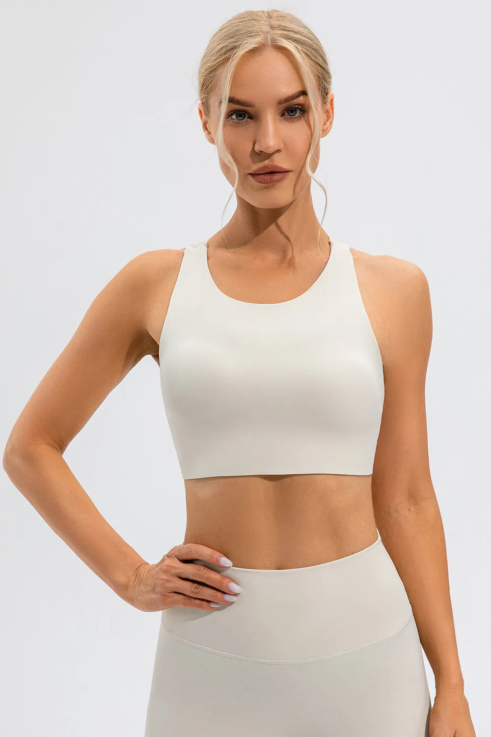 Round Neck Cutout Cropped Active Tank - cas7m