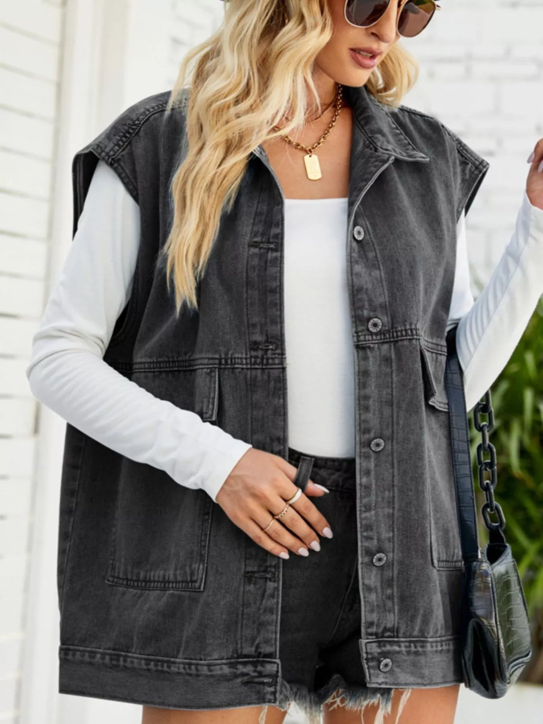 Sleeveless Button-Down Denim Jacket - cas7m
