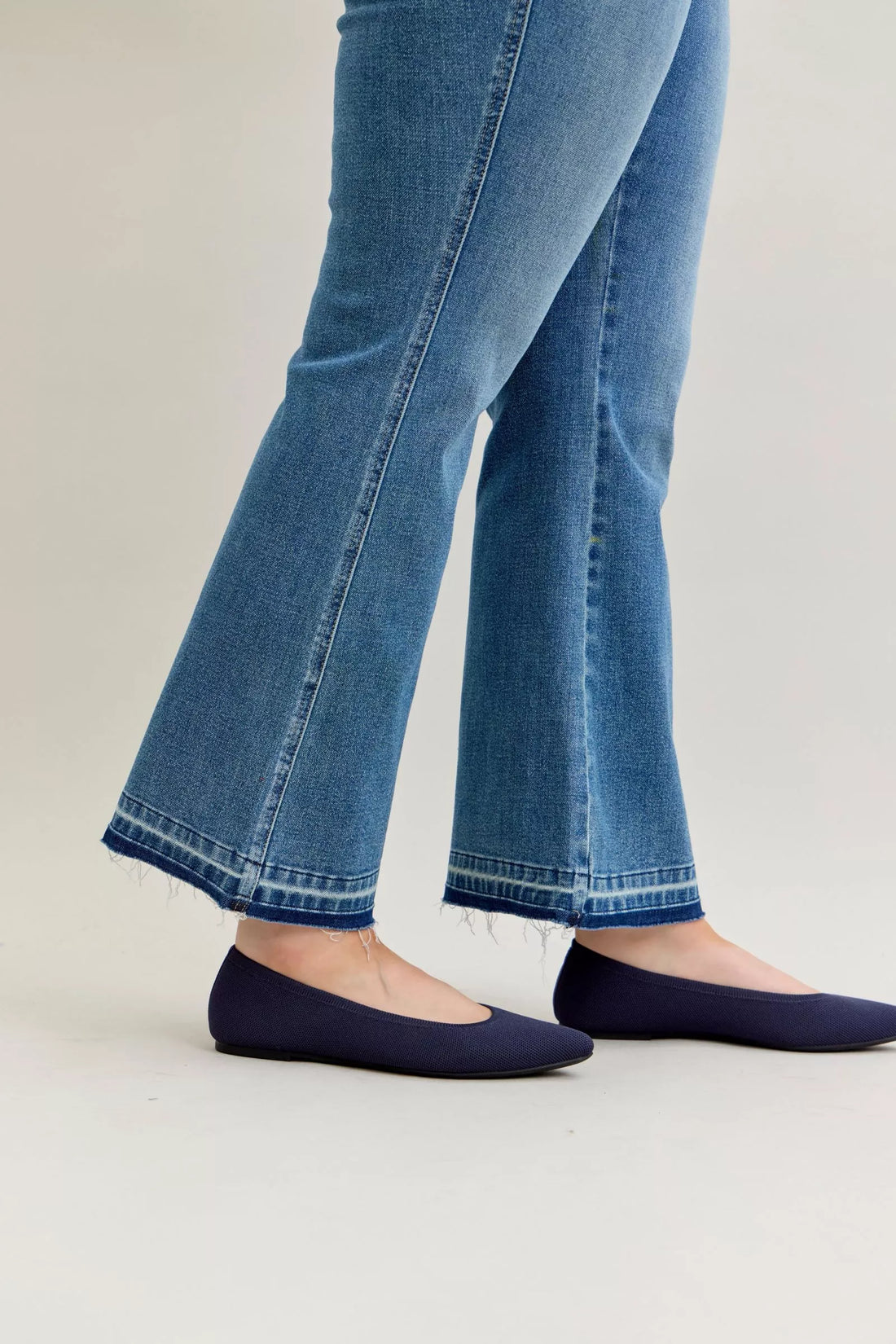 Judy Blue Full Size Mid Rise Slim Bootcut Tummy Control Release Hem Jeans Plus Size - cas7m