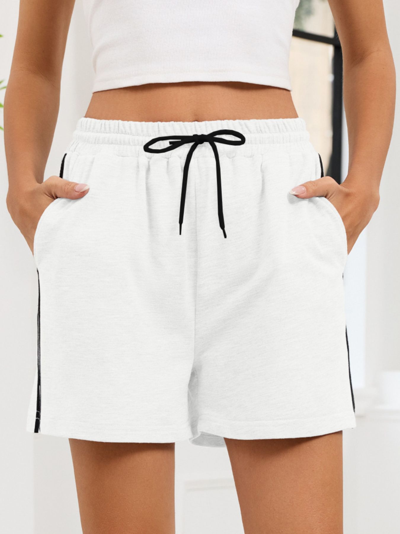 Striped Trim Drawstring Shorts - cas7m