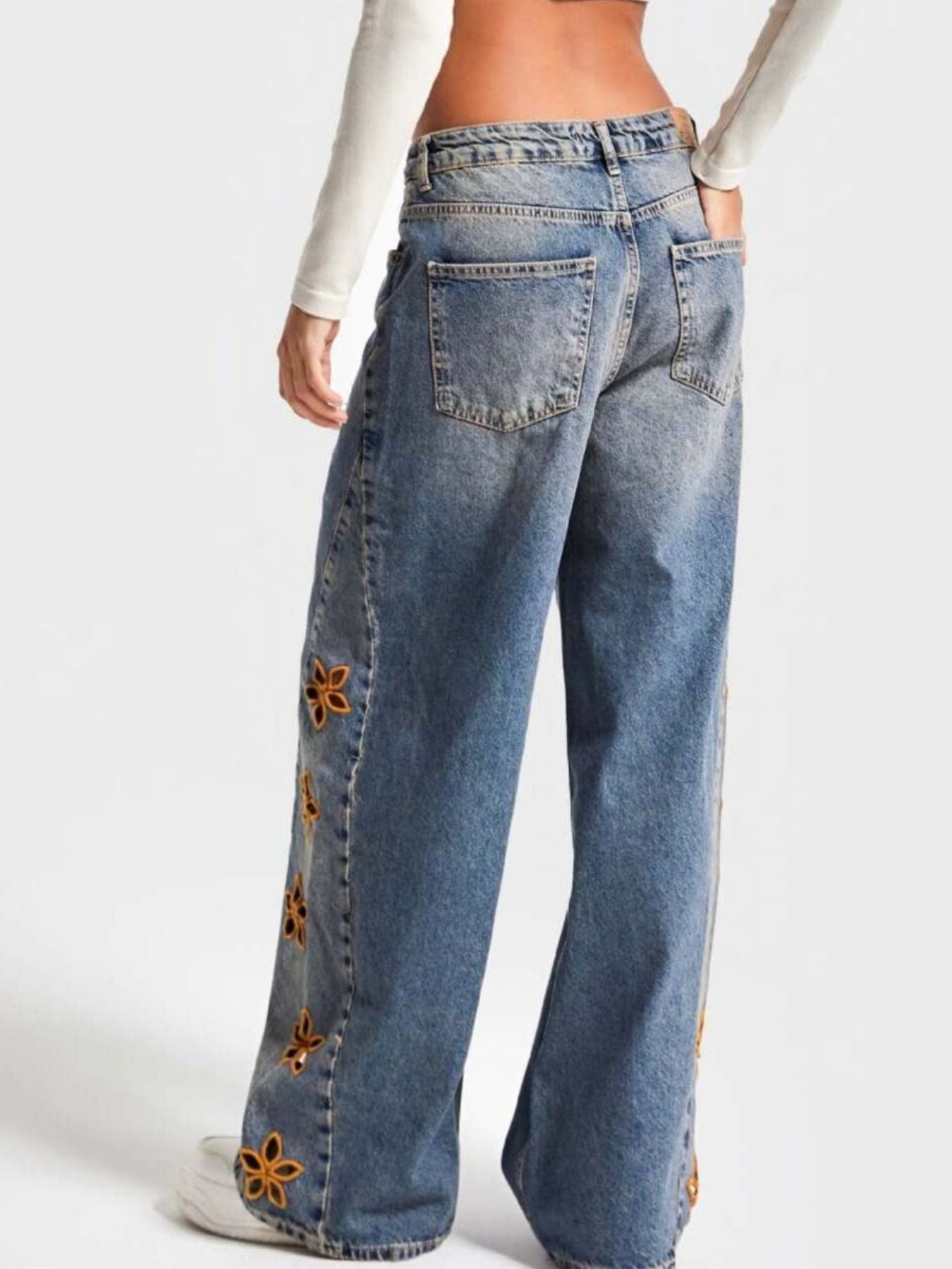 Floral Embroidered Wide Leg Jeans - cas7m