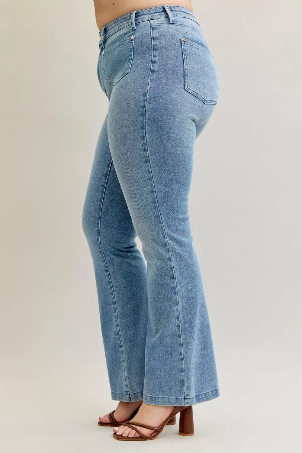 Judy Blue Full Size Mid Rise Bootcut Jeans with Contrast Wash & Front Patch Pockets Plus Size - cas7m