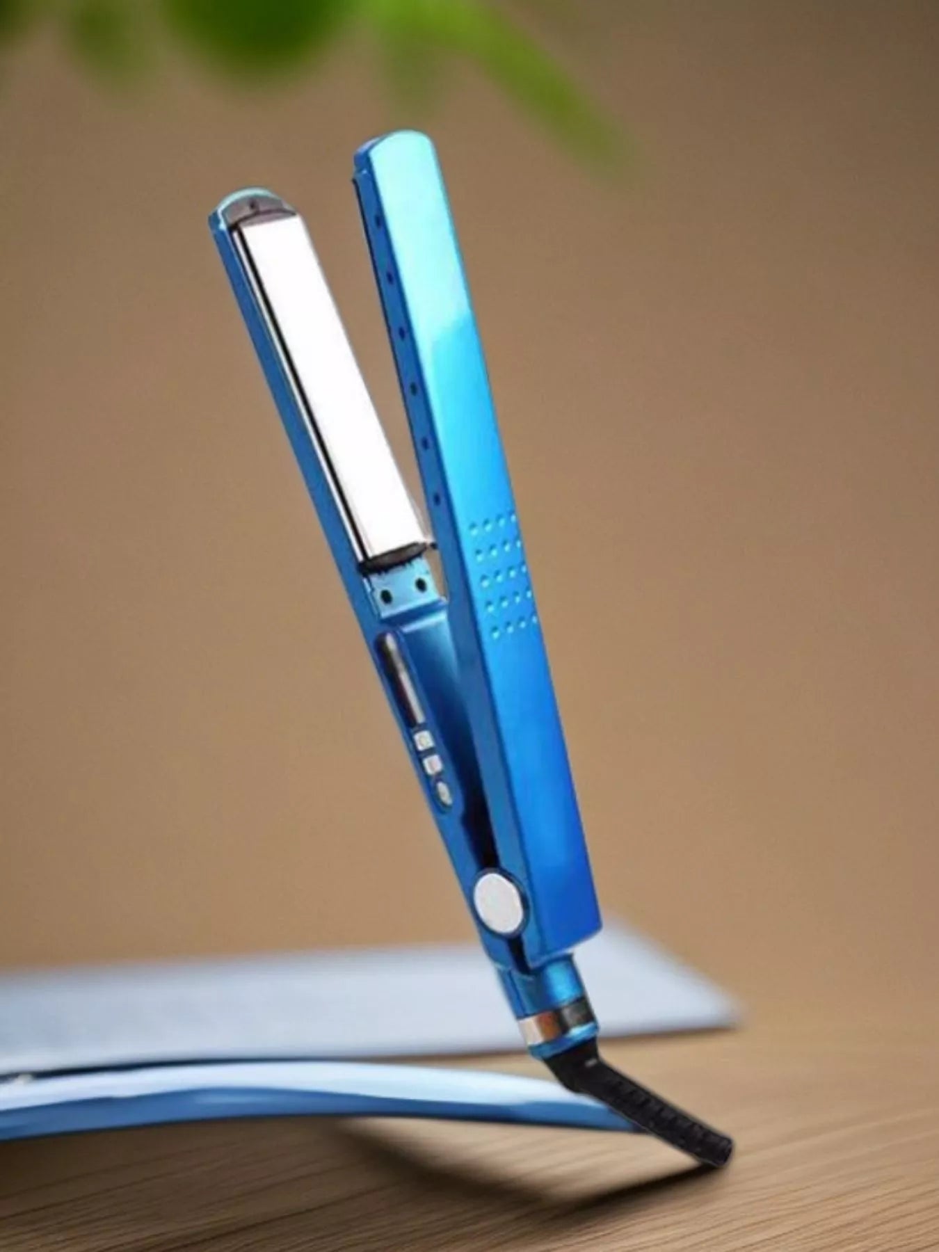 Rapid Heat Salon Curling Iron - Versatile Hair Styling Tool - cas7m