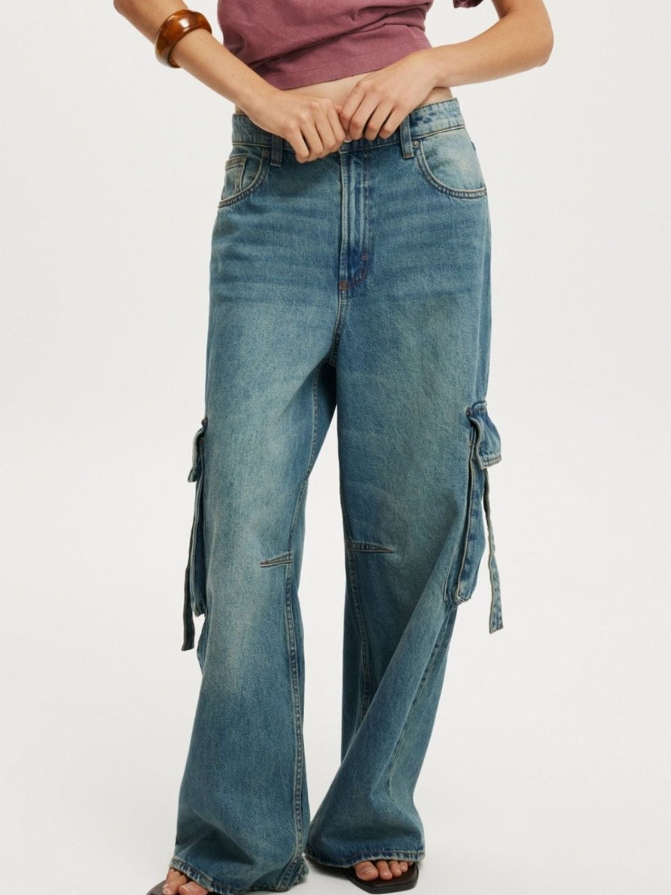 Vintage Wash Wide Leg Cargo Jeans - cas7m