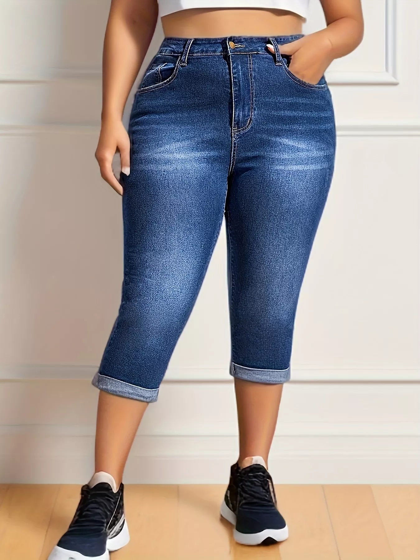 Plus Size Rolled Hem High Waist Denim Capri Jeans - cas7m