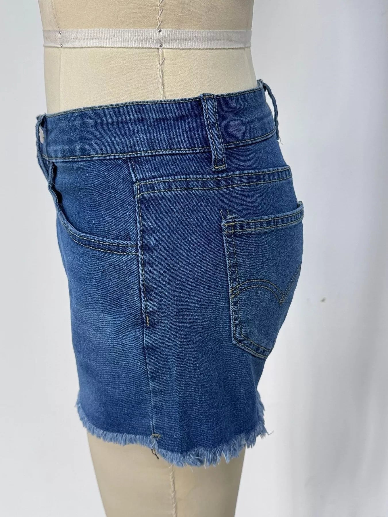 Raw Hem Denim Shorts - cas7m