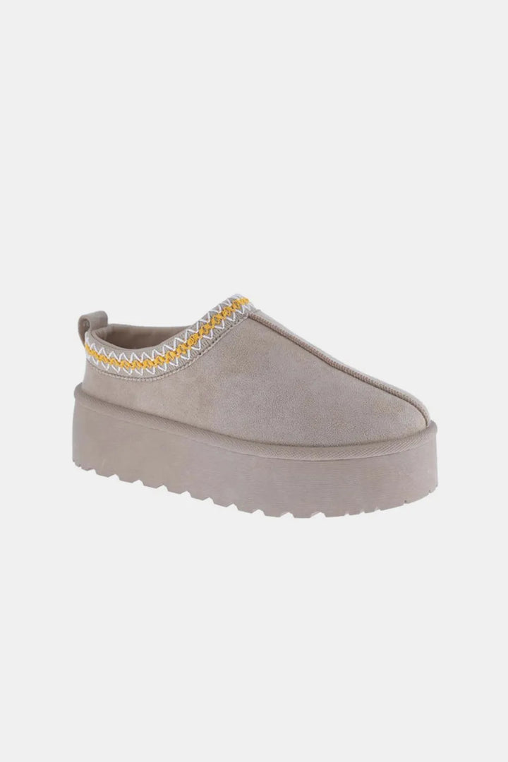 Weeboo Platform Embroidered Trim Slip-On Boots - cas7m