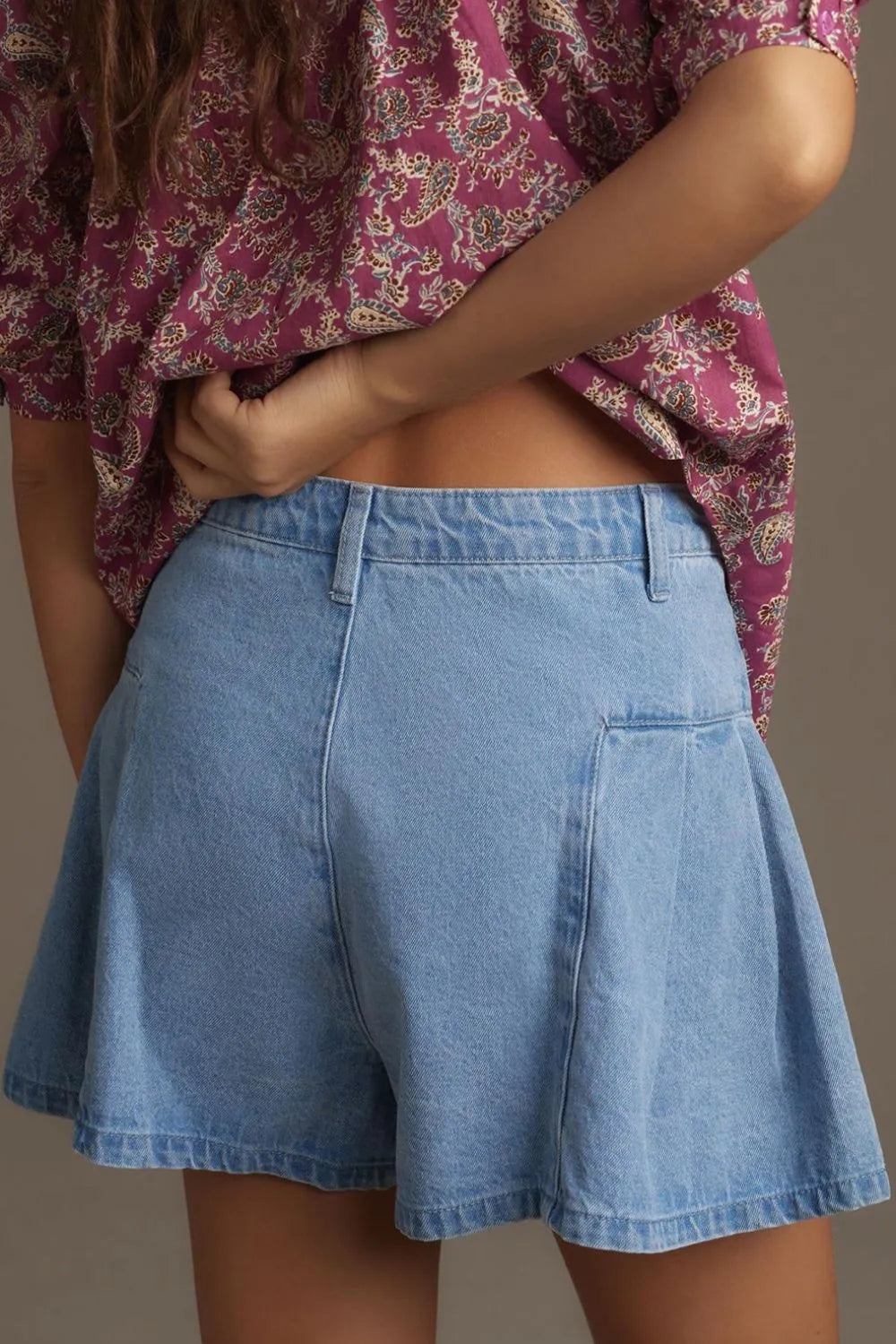 Pleated Patchwork Panel Lightweight Denim Shorts - cas7m