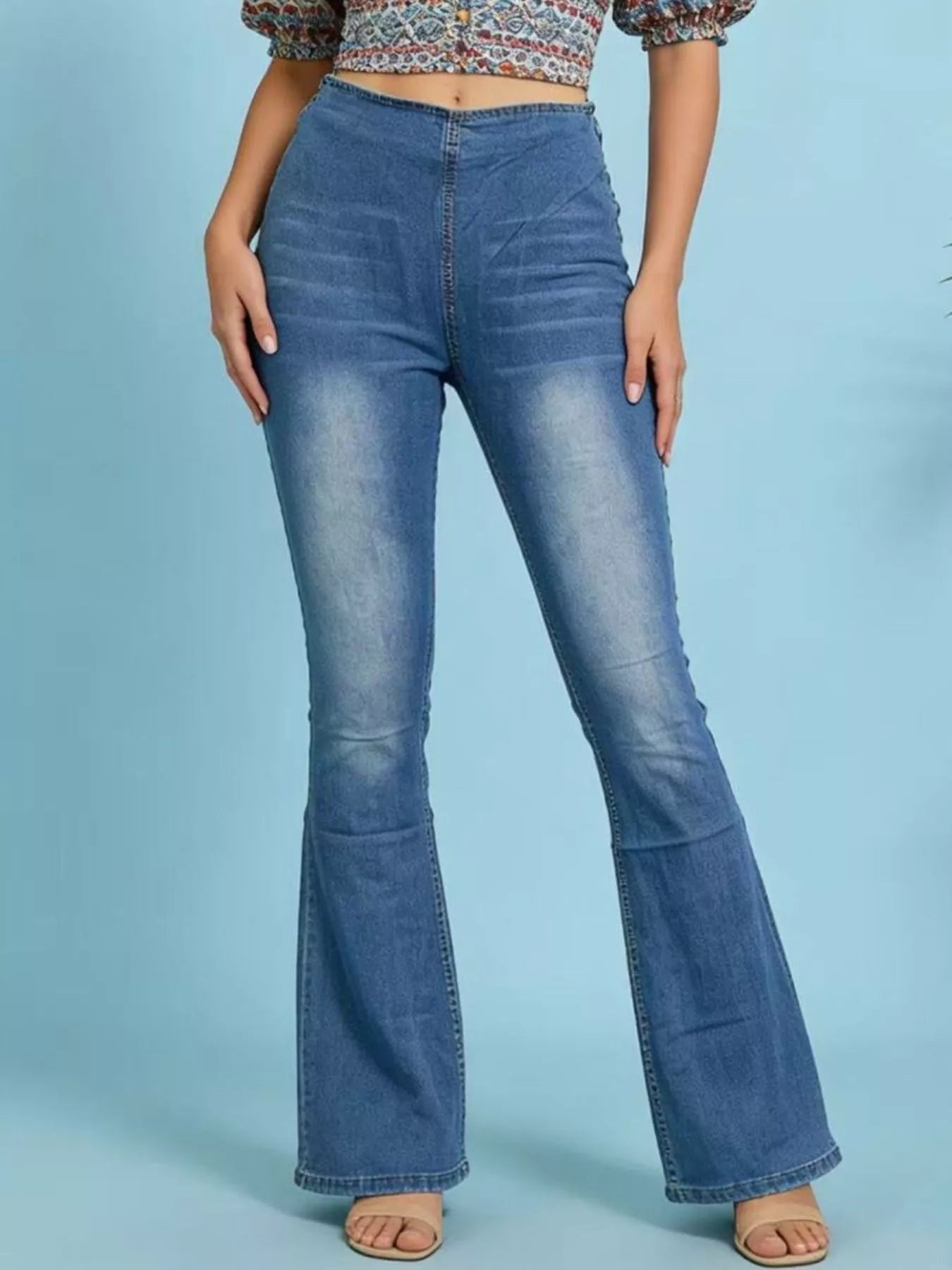 High-Waisted Flare Jeans - cas7m