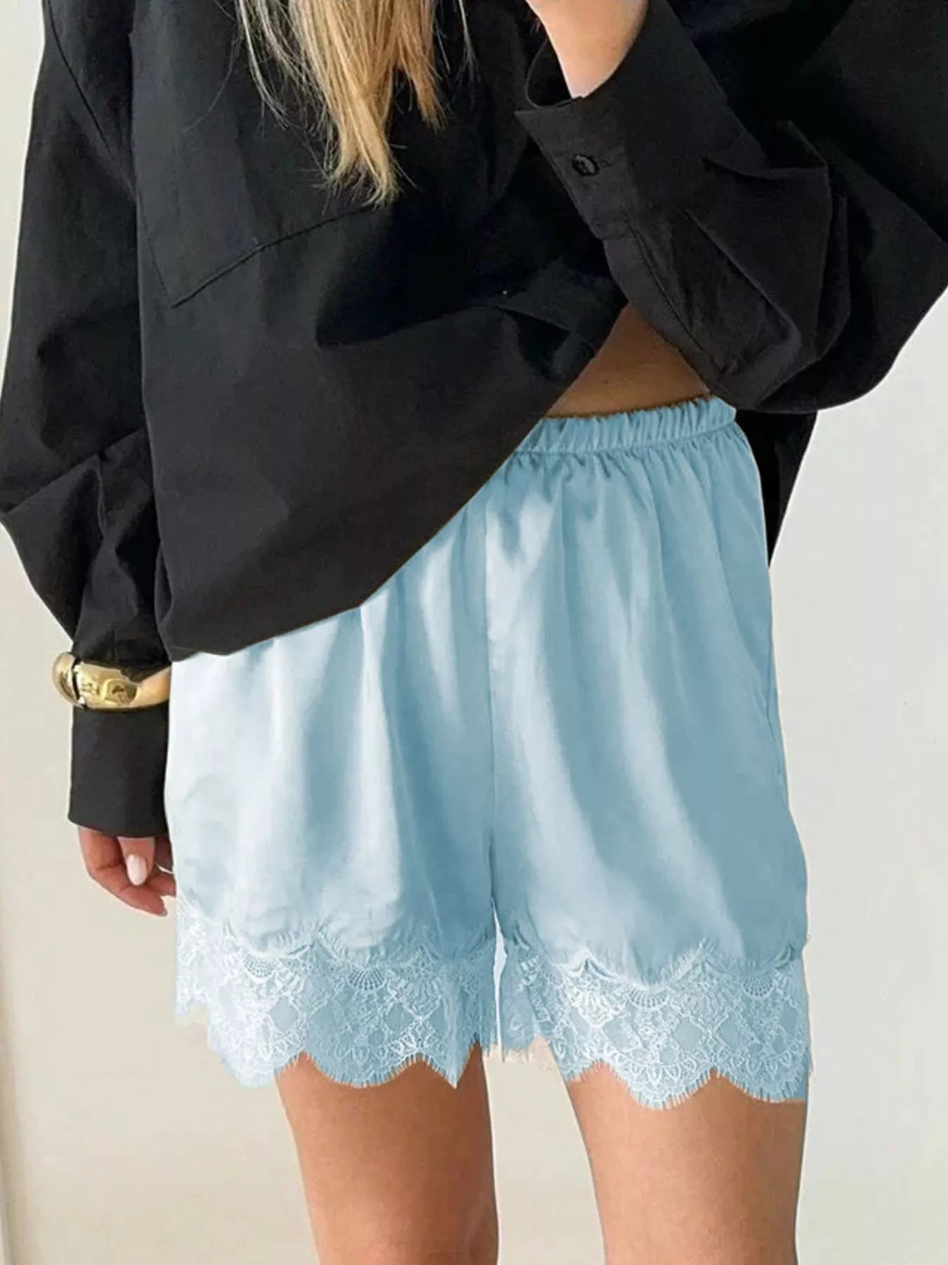 Lace Trim Elastic Waist Shorts - cas7m