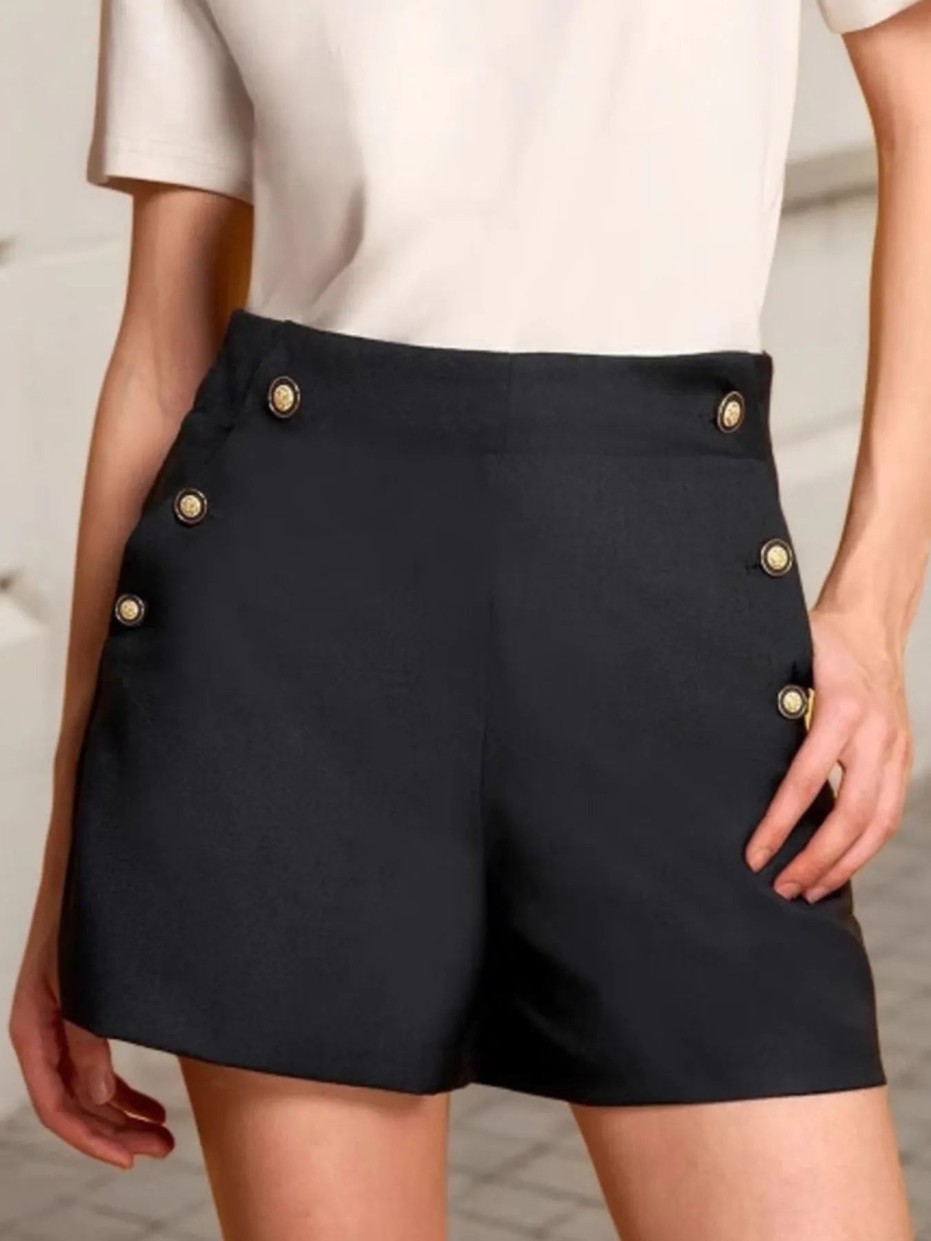 High-Waisted Shorts - cas7m