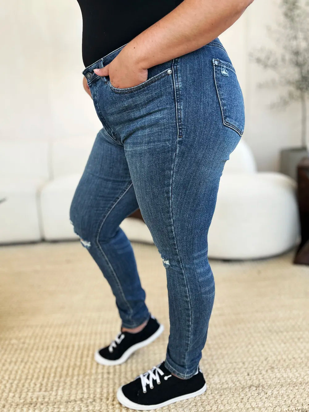 Judy Blue Full Size Mid Waist Distressed Slim Jeans - cas7m