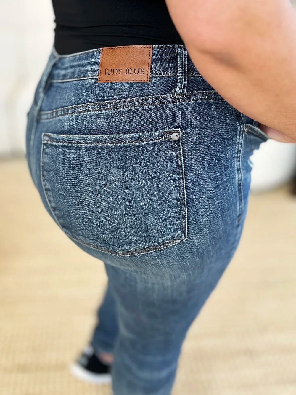 Judy Blue Full Size Mid Waist Distressed Slim Jeans - cas7m