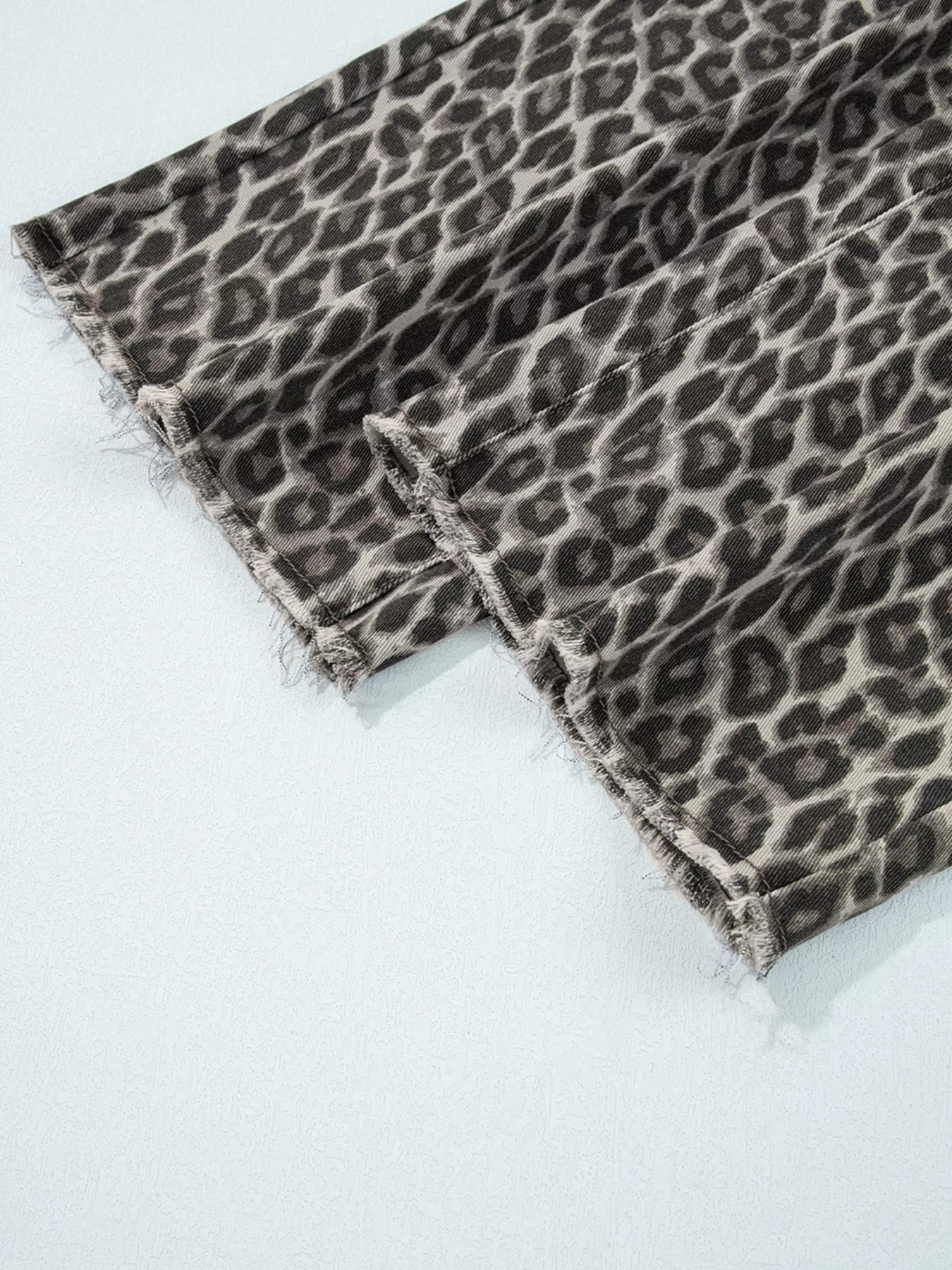 Leopard Straight Loose Leg Jeans - cas7m
