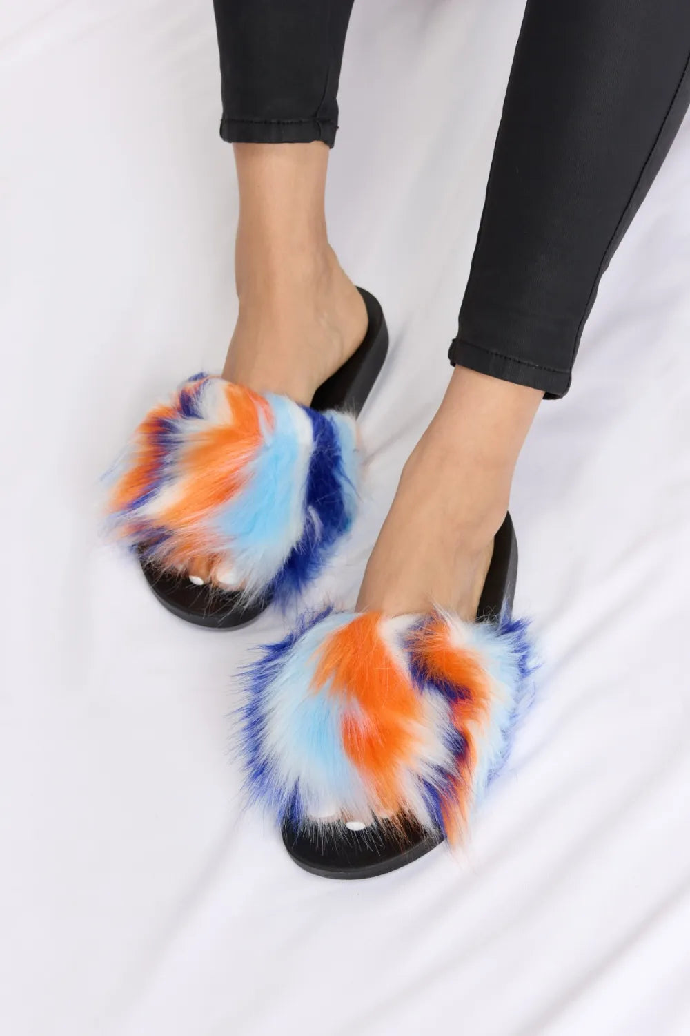 Forever Link Plush Open-Toe Sandals - cas7m