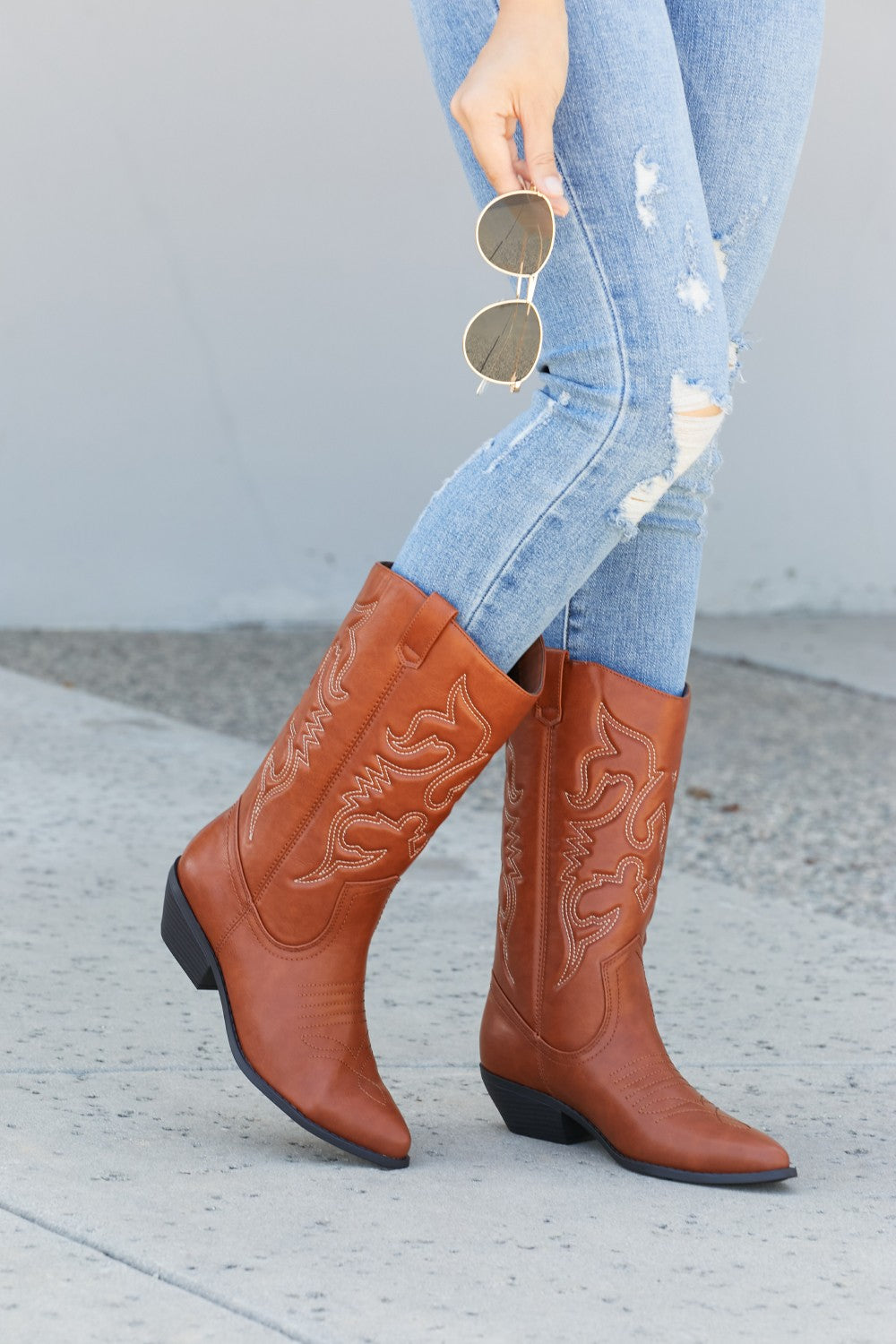 Fortune Dynamic Countryside Lane Mid-Calf Embroidered Cowboy Boots - cas7m