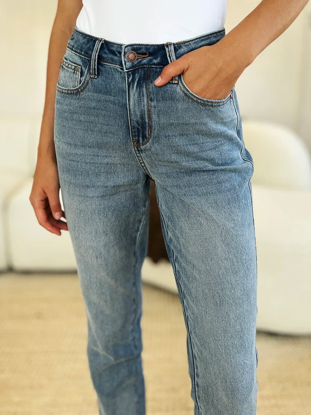 Judy Blue Full Size Mid Rise Rigid Magic Release Hem Jeans - cas7m