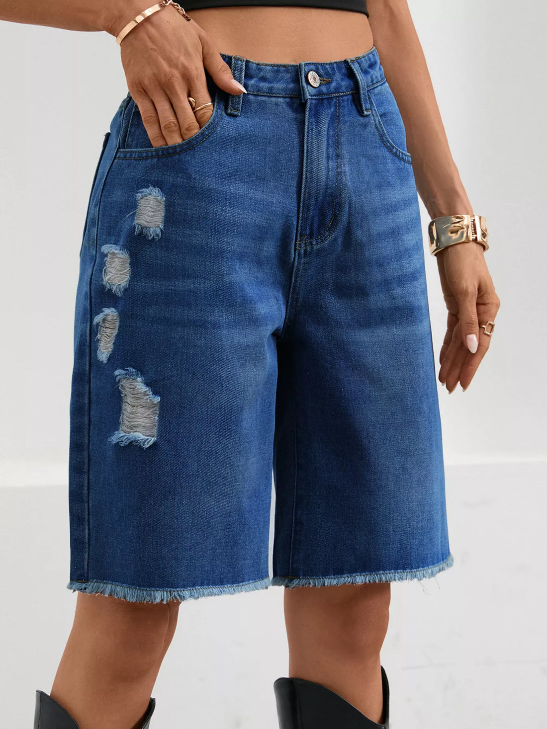 Ripped Frayed Hem Denim Shorts - cas7m