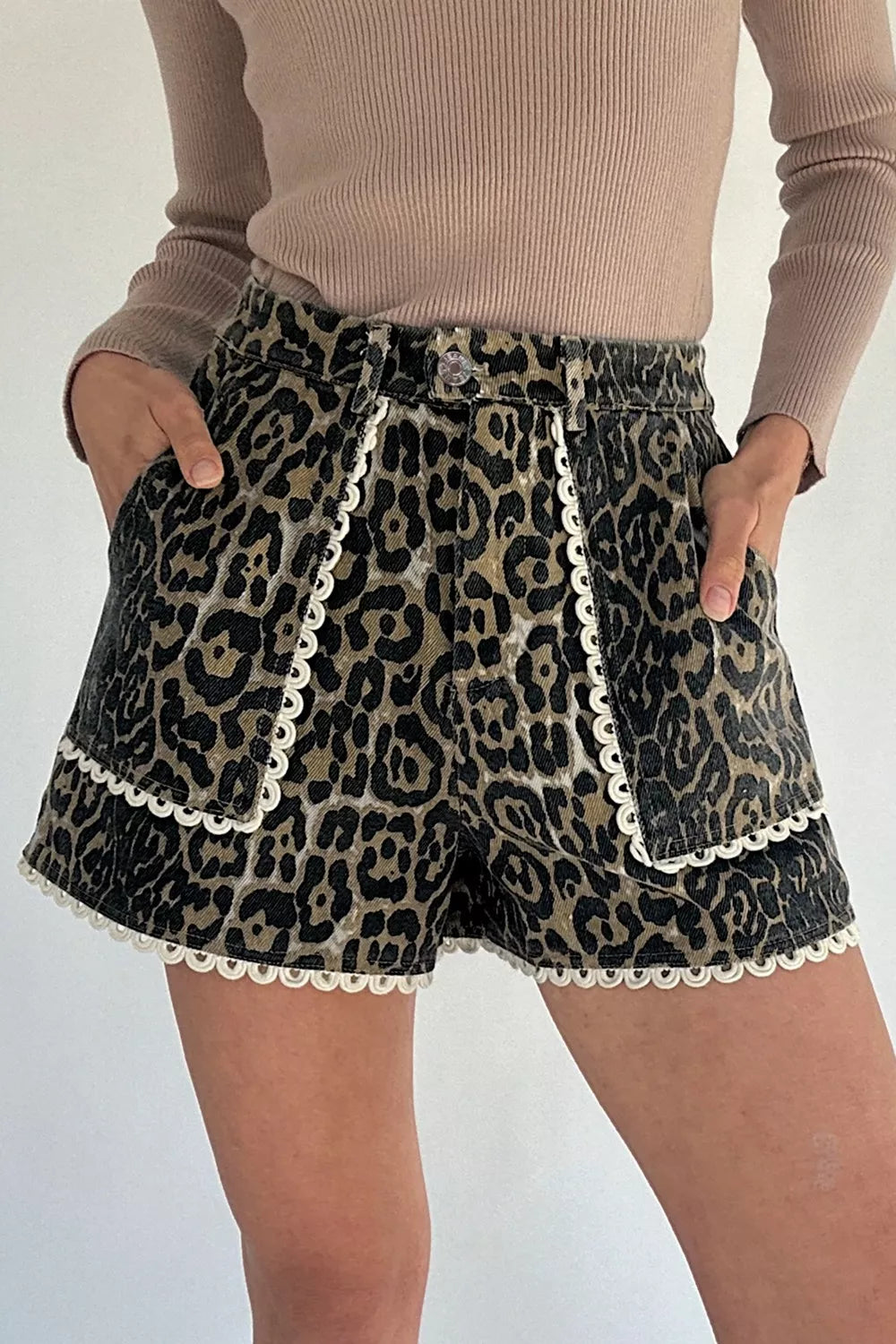 Lace Trim Leopard Denim Shorts - cas7m