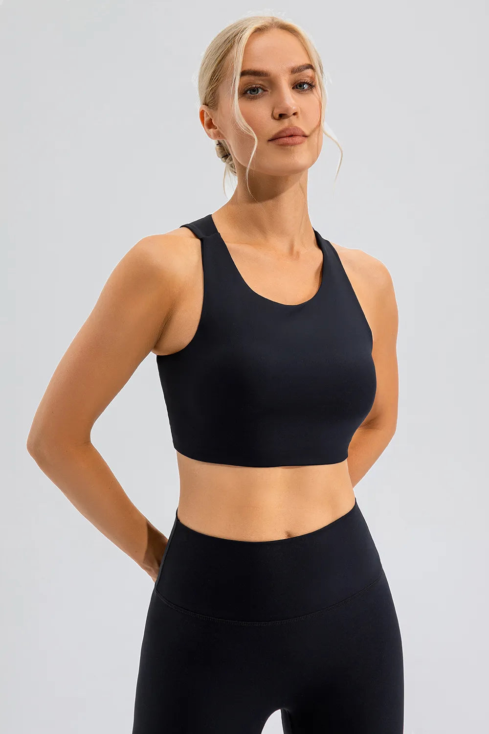 Round Neck Cutout Cropped Active Tank - cas7m