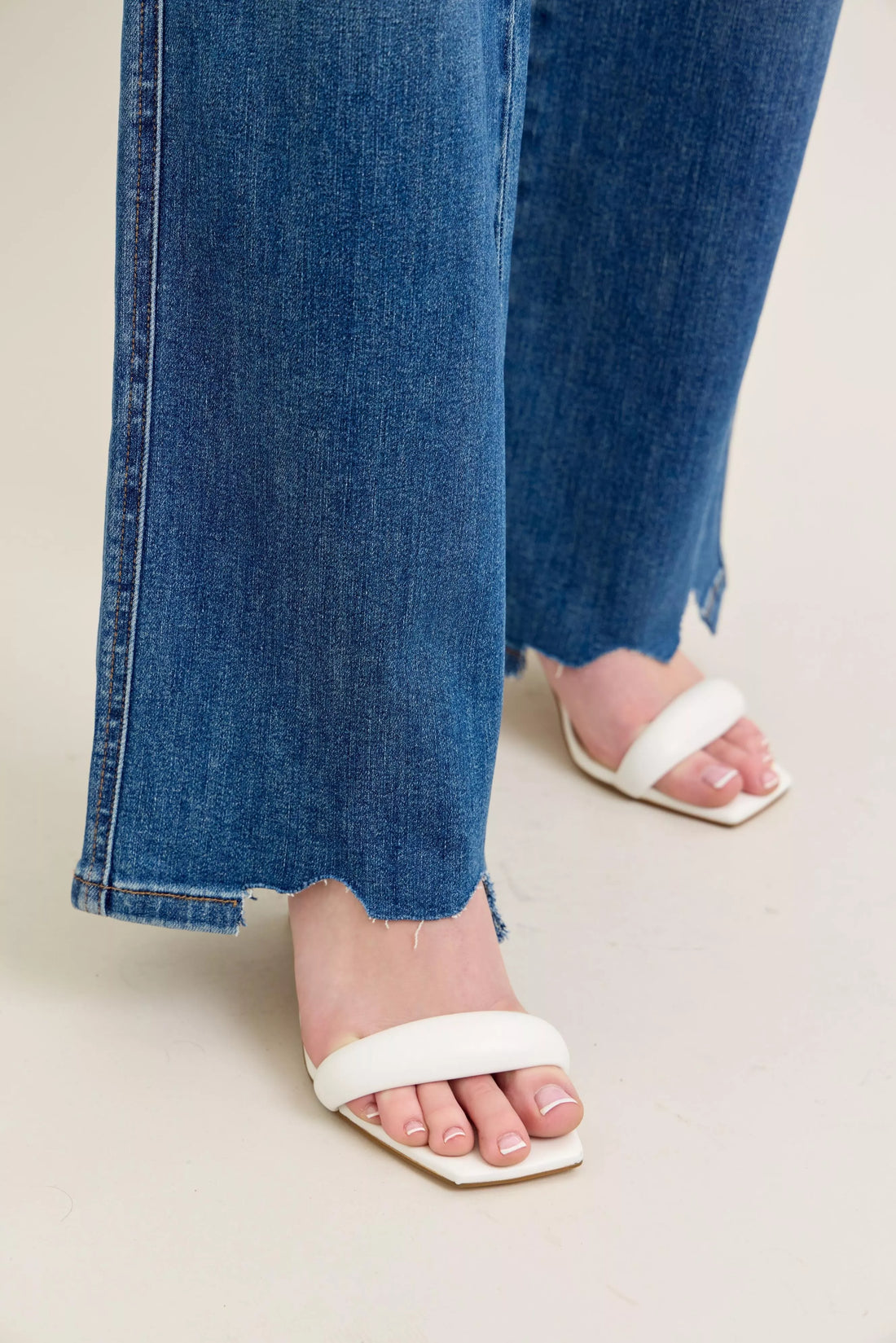 Judy Blue Full Size High Waist Tummy Control Chew Hem Destroy Wide Jeans Plus Size - cas7m