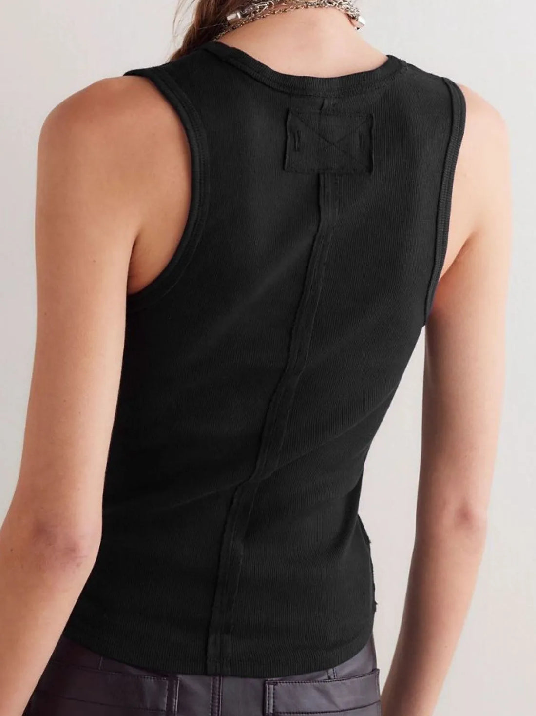 Solid V-Neck Tank - cas7m