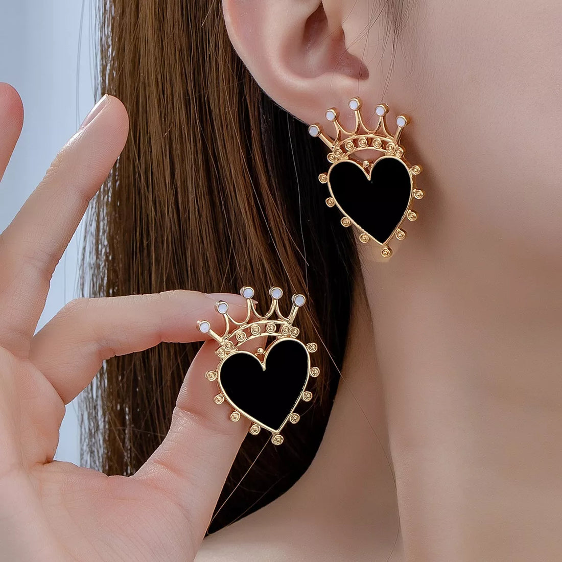 Crown Heart Stud Earrings - cas7m