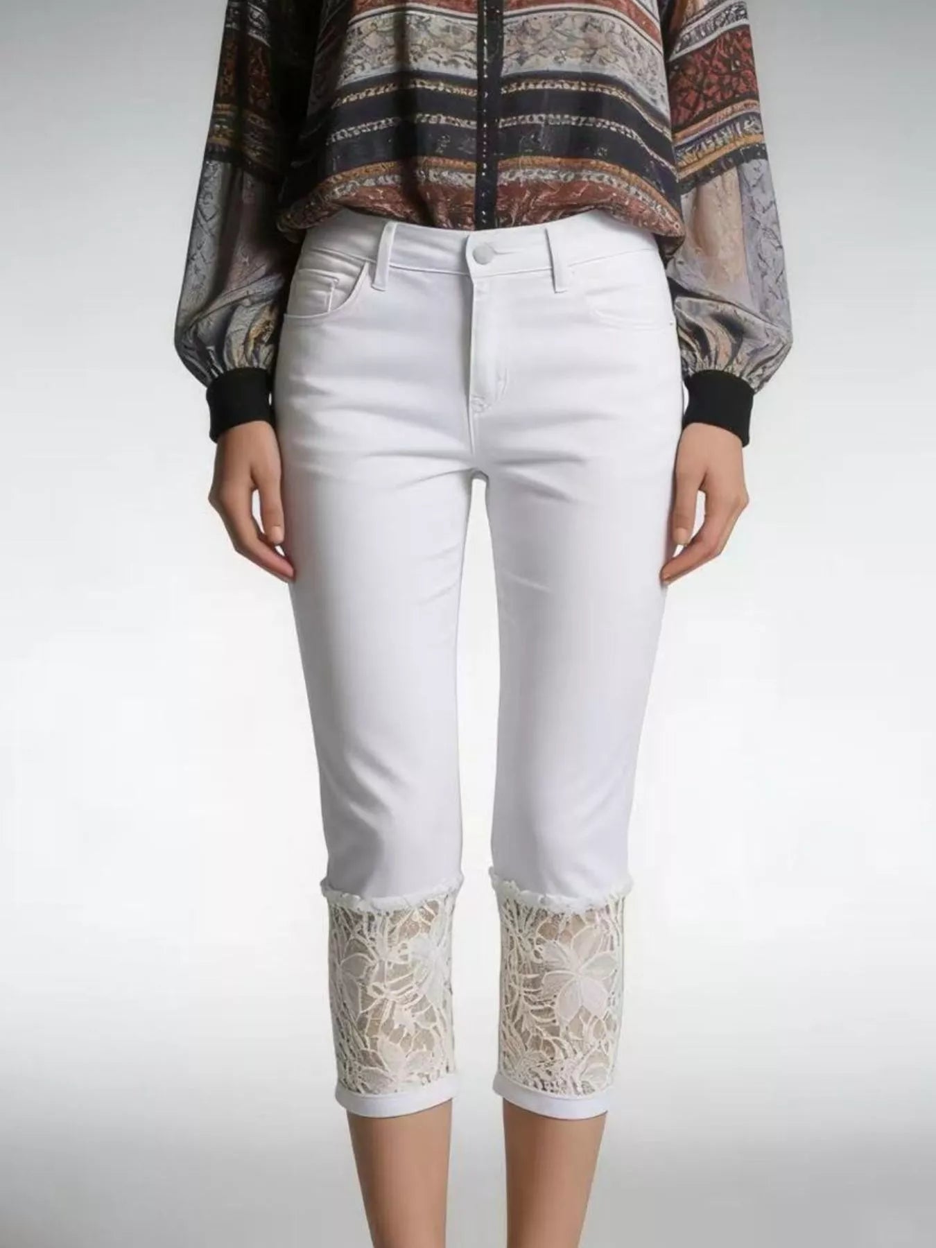 Full Size Lace Trimmed Capri Jeans Plus Size - cas7m