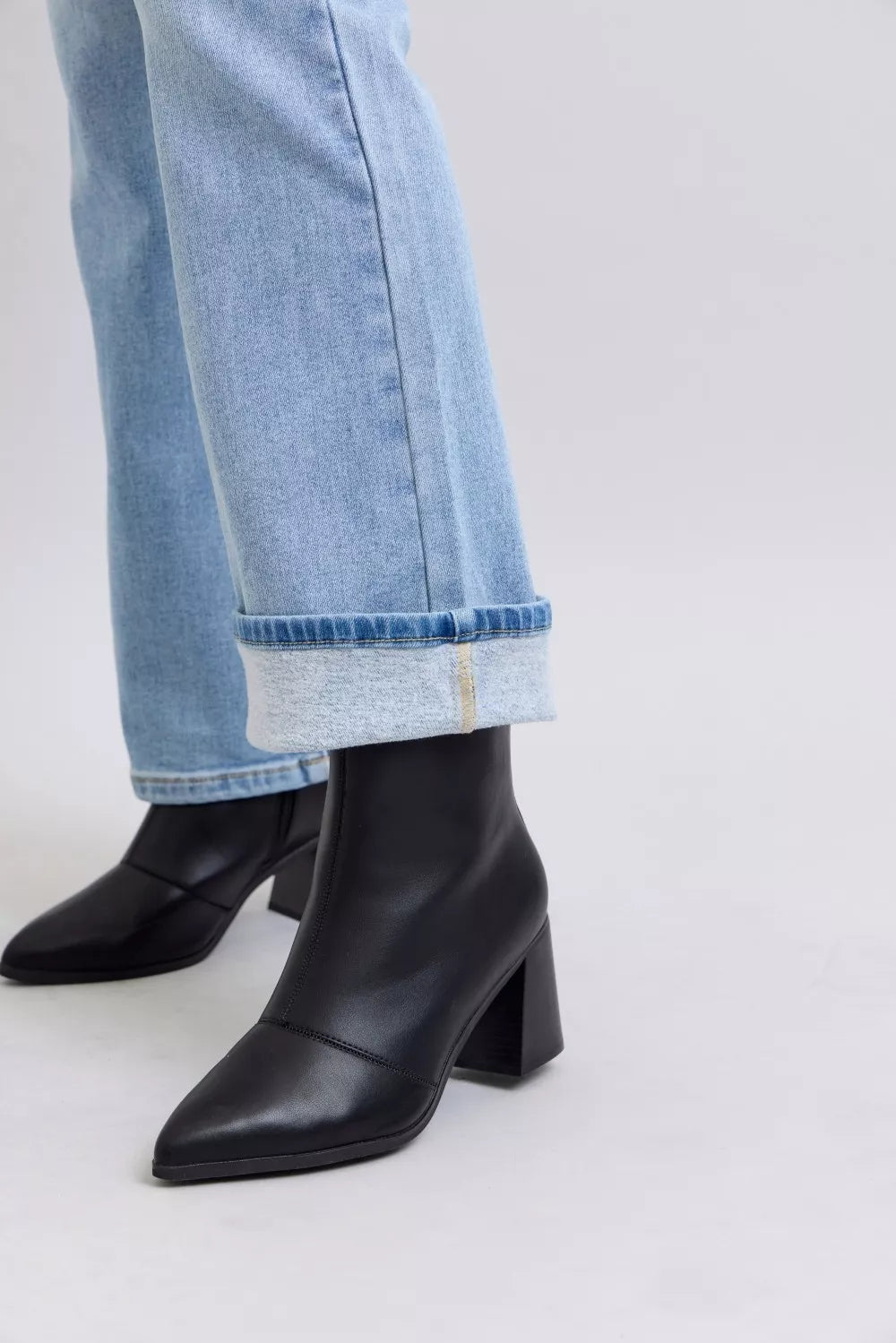 Judy Blue Mid Rise Thermal Bootcut Jeans - cas7m