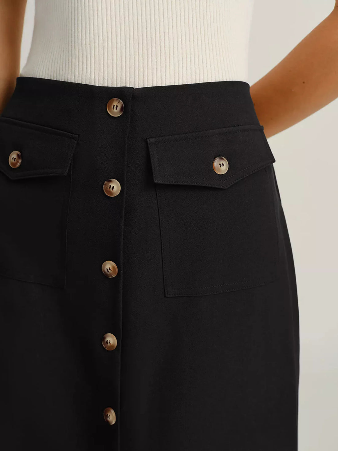 Button-Front Midi Skirt with Pockets - cas7m
