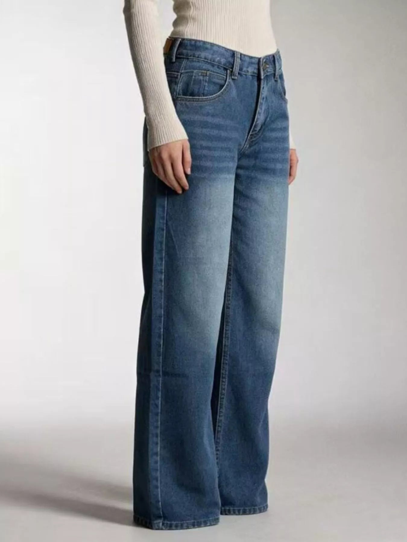 Vintage Wash Wide Leg Jeans - cas7m