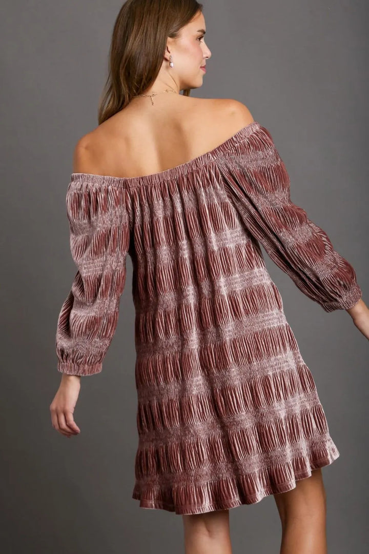 Umgee Off-Shoulder Balloon Sleeve Velvet Mini Dress - cas7m