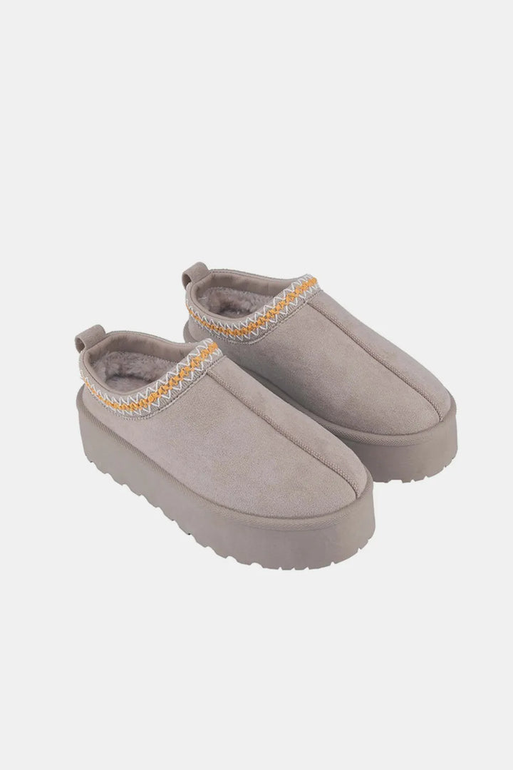 Weeboo Platform Embroidered Trim Slip-On Boots - cas7m