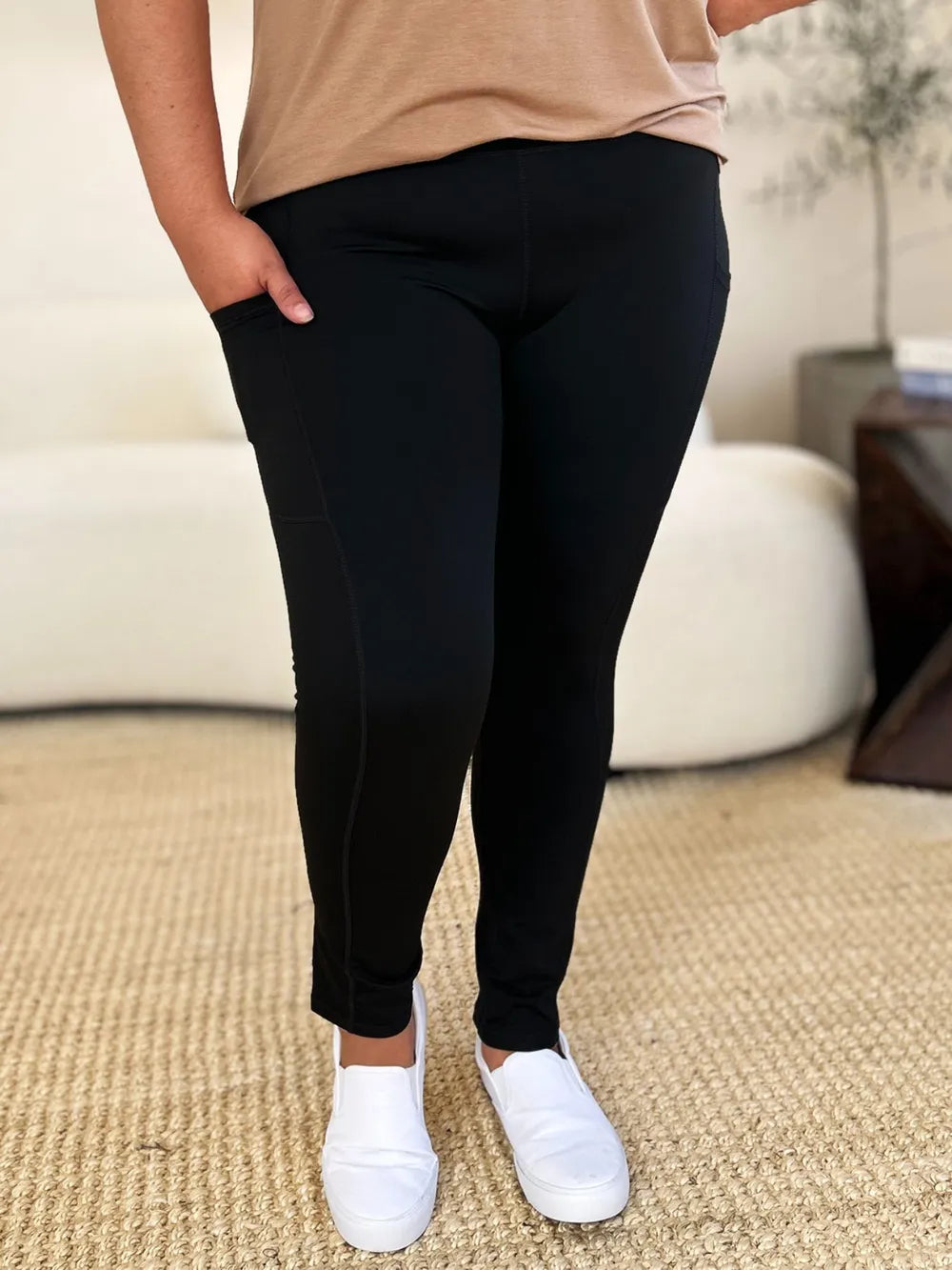 Wide Waistband Sports Leggings - cas7m
