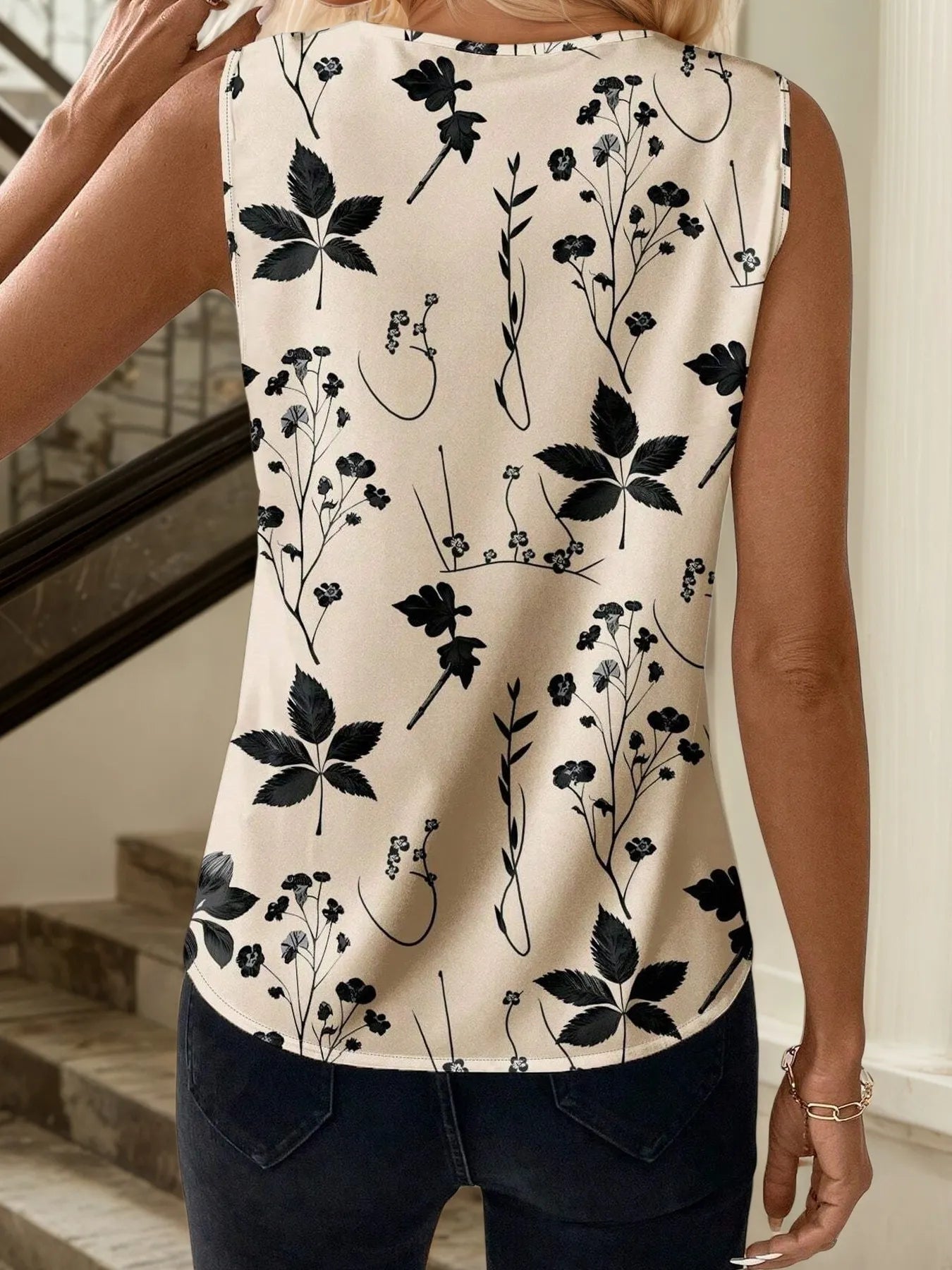 Printed V-Neck Tank - cas7m