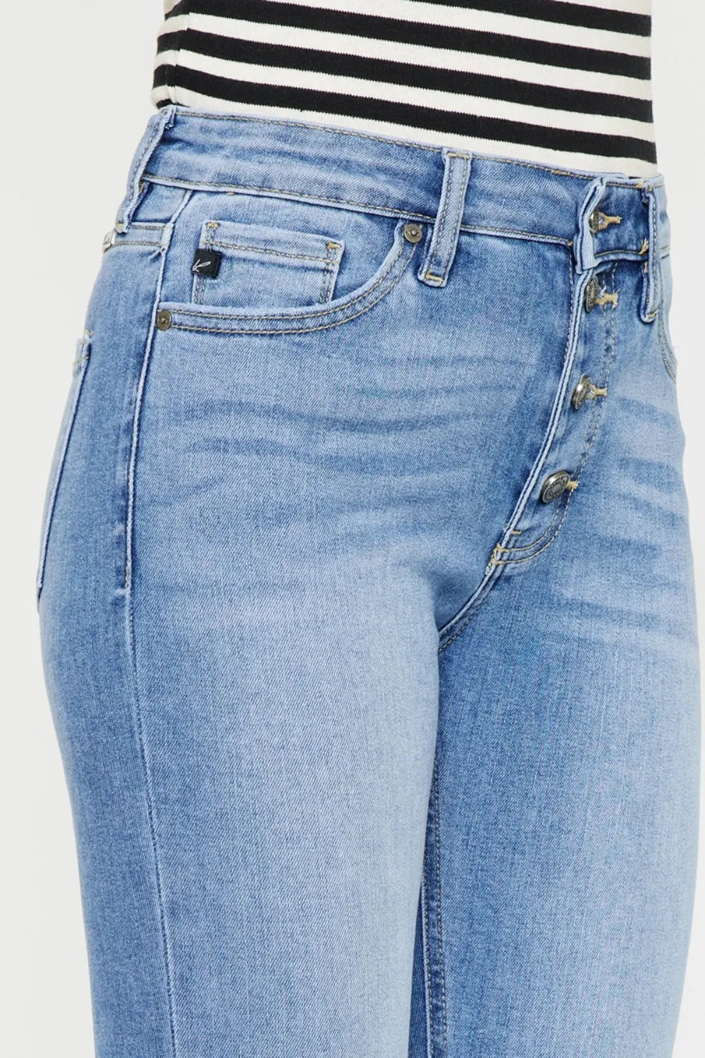 Kancan Distressed Cat's Whiskers Button Fly Jeans - cas7m
