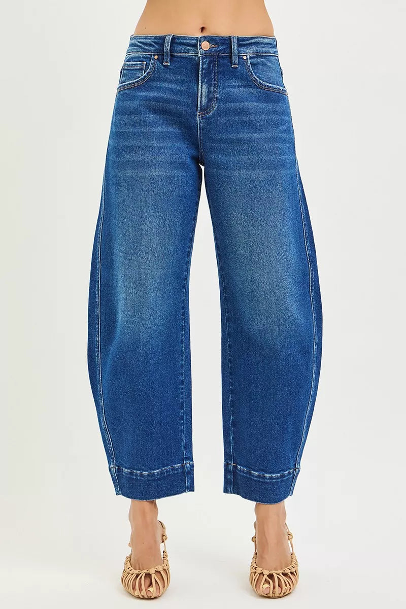 Versatile Mid-Rise Crop Barrel Jeans: Casual & Chic Fit - cas7m