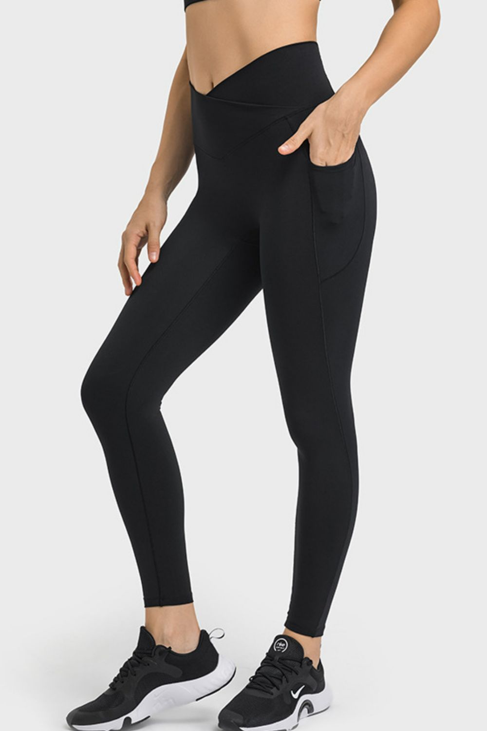 Millennia V-Waist Yoga Leggings with Pockets - cas7m