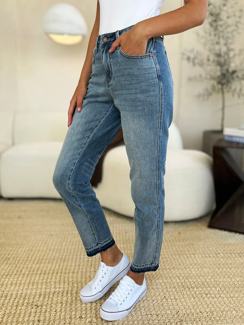 Judy Blue Full Size Mid Rise Rigid Magic Release Hem Jeans - cas7m