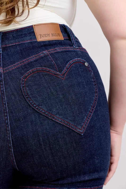 Judy Blue Plus Size HW Heart Shaped Pkts & Red Contrast Thread Denim Shorts - cas7m