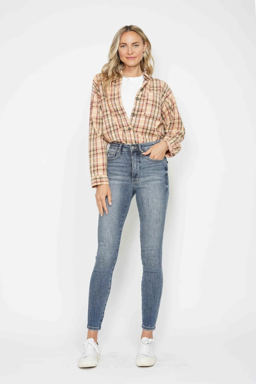 Judy Blue Full Size Tummy Control Contrast Wash Skinny Jeans - cas7m