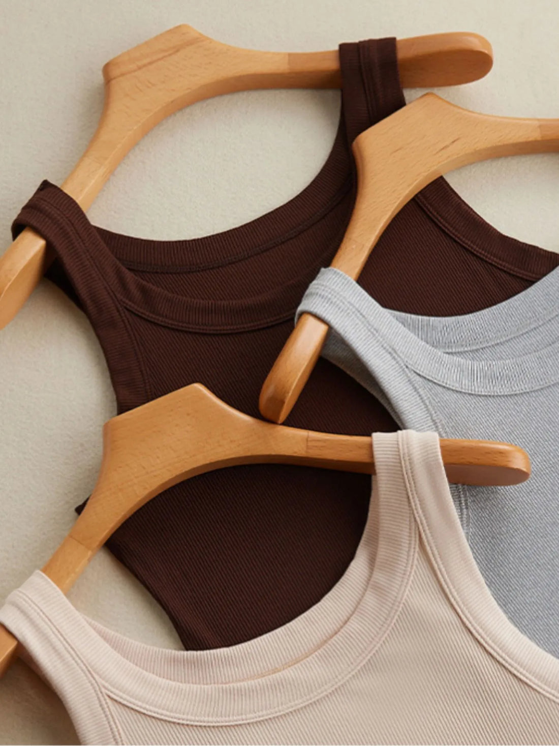 Scoop Neck Tank Top - cas7m