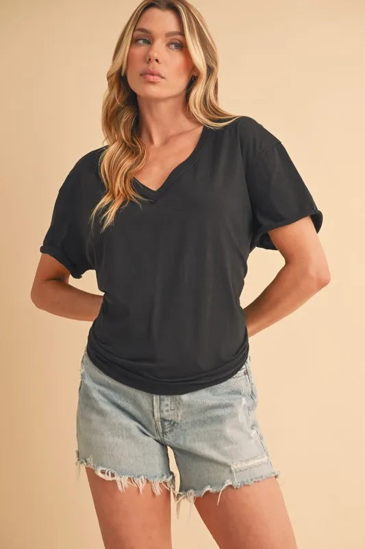 Aemi+Co V-Neck Short Sleeve T-Shirt - cas7m