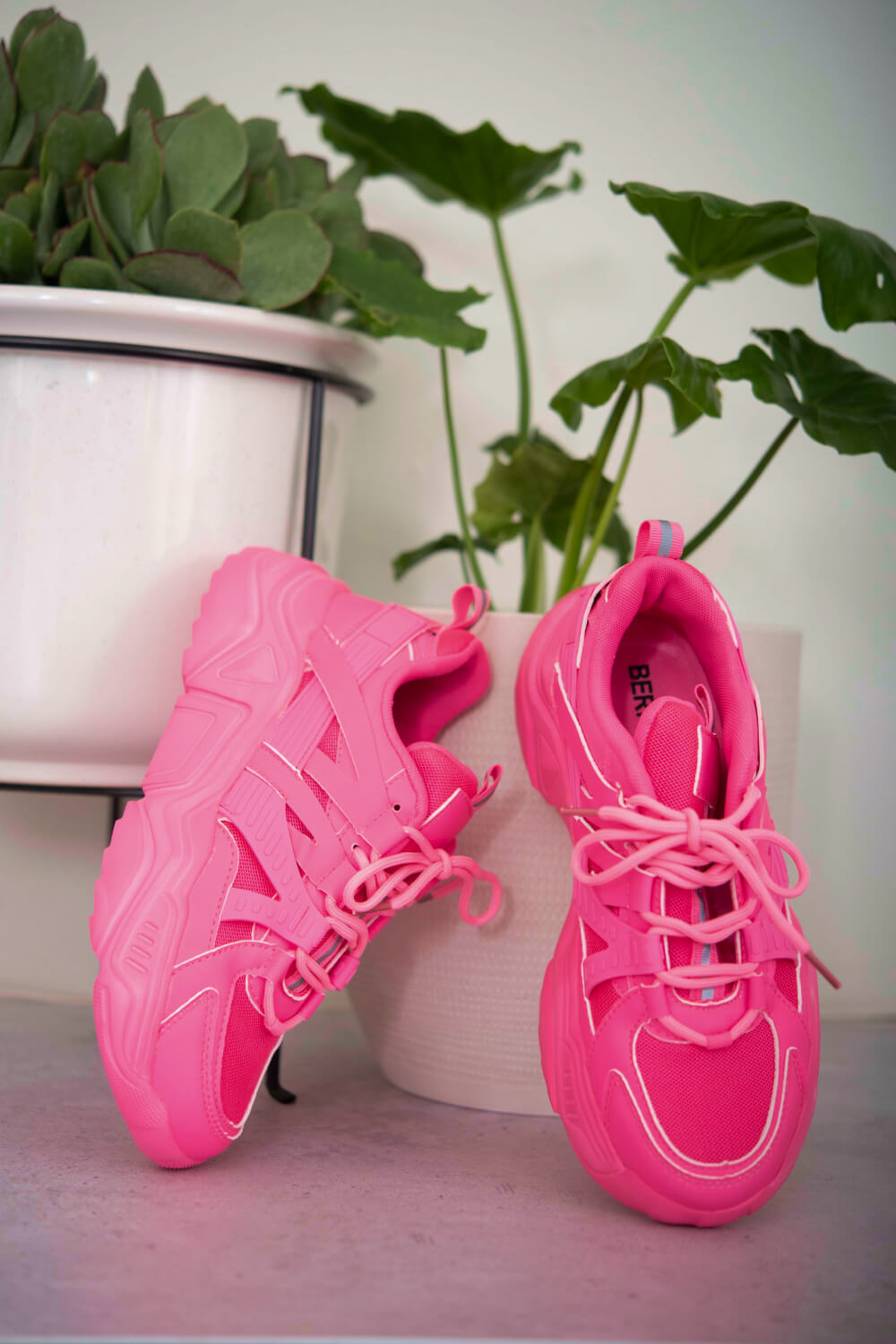 Berness Running Late Chunky Sole Athletic Sneakers in Hot Pink - cas7m