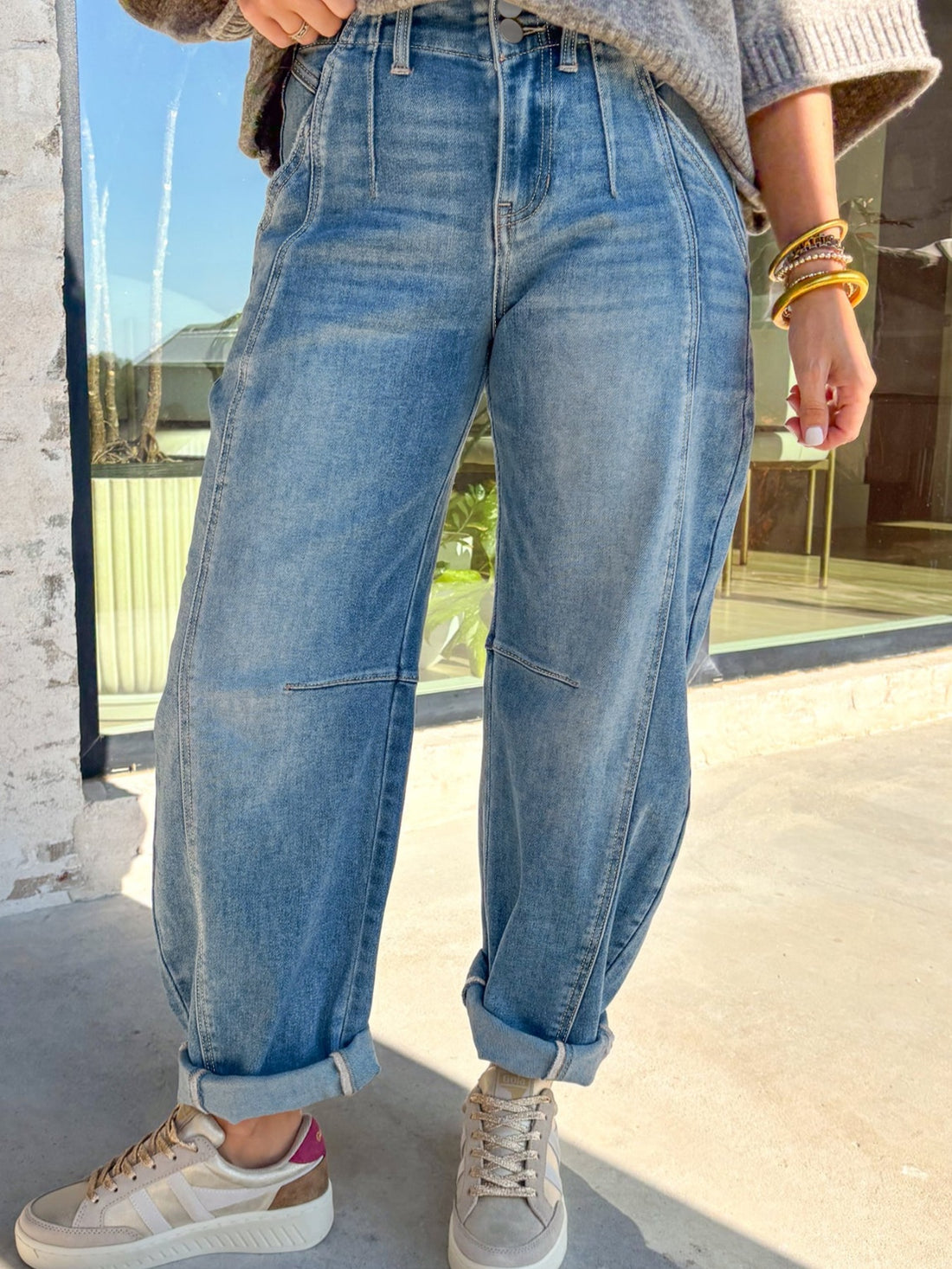 Washed Cuffed Barrel Jeans - cas7m