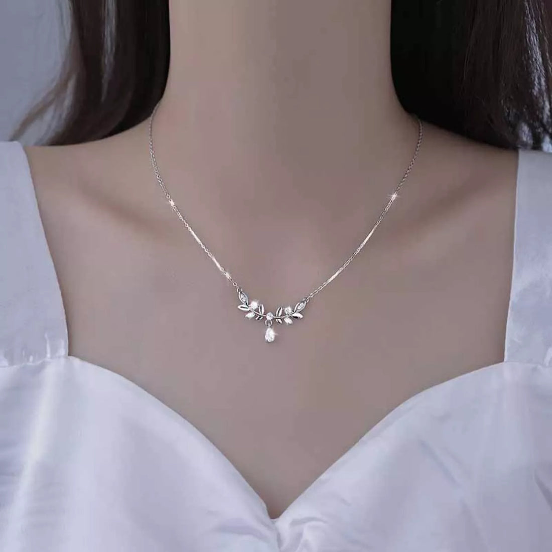 925 Sterling Silver Zircon Flower Necklace - cas7m