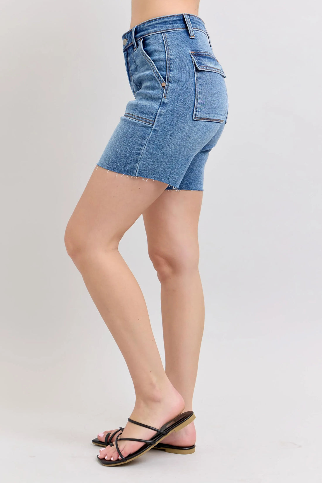 Judy Blue Full Size Mid Rise Bermudas Denim Shorts W/ Back Flap Pockets Plus Size - cas7m