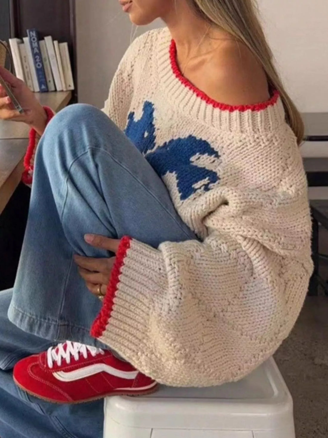 Fish Contrast Trim Round Neck Sweater - cas7m