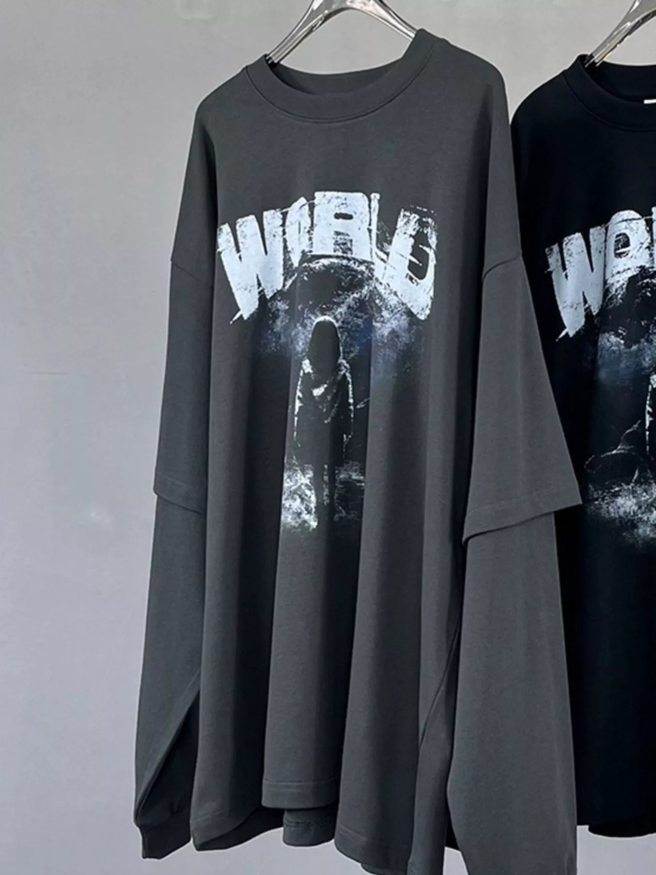 Men's World Graphic Long Sleeve T-Shirt - cas7m