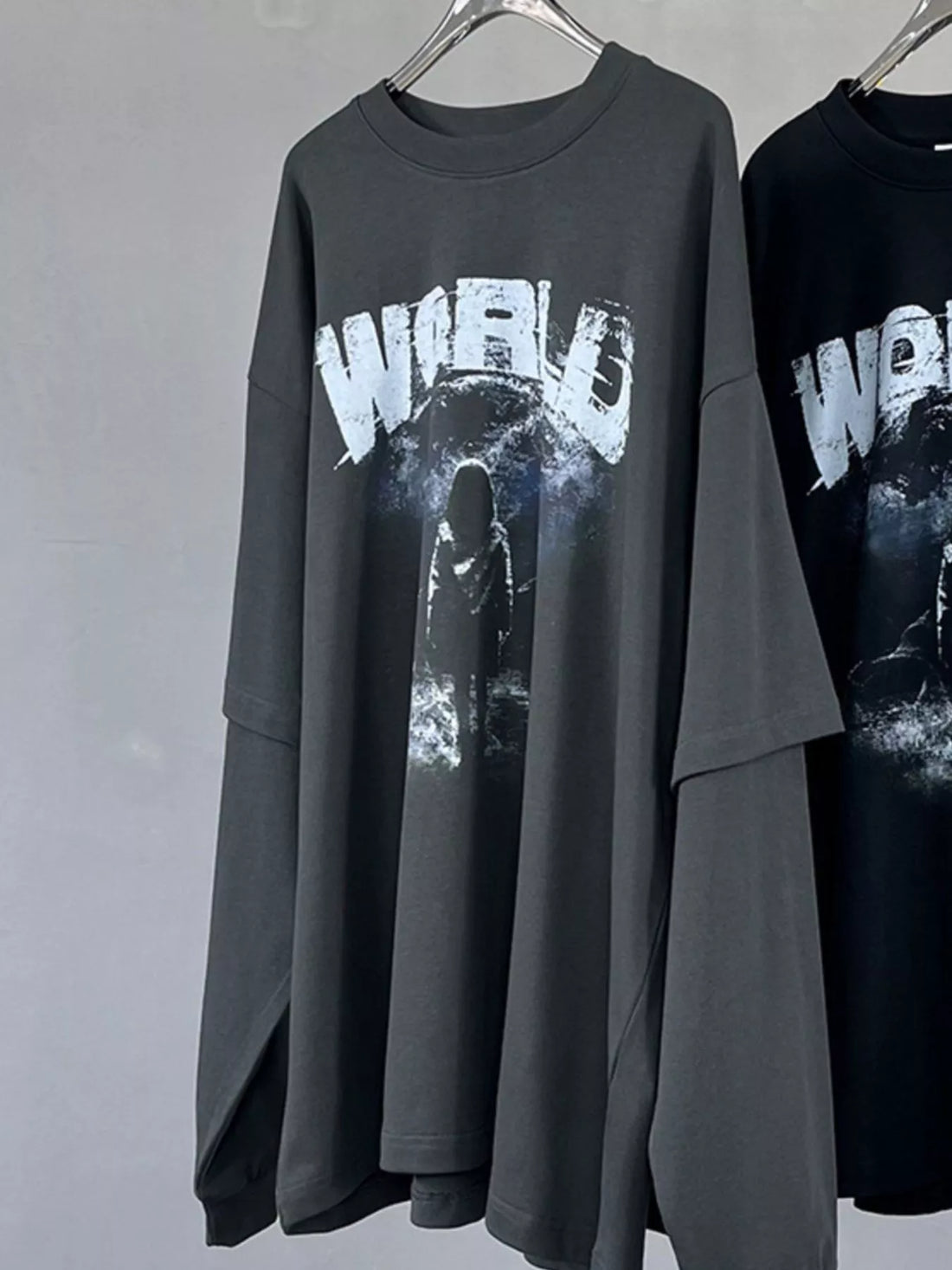 Men's World Graphic Long Sleeve T-Shirt - cas7m